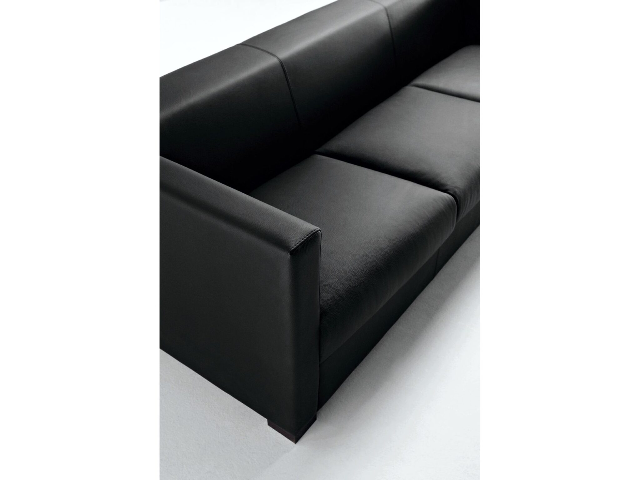 Status sofa Bloom Furniture Studio